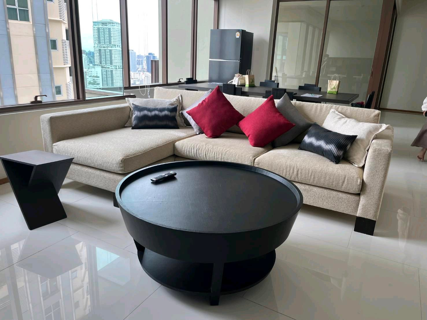 The Emporio Place Sukhumvit 24 for rent
