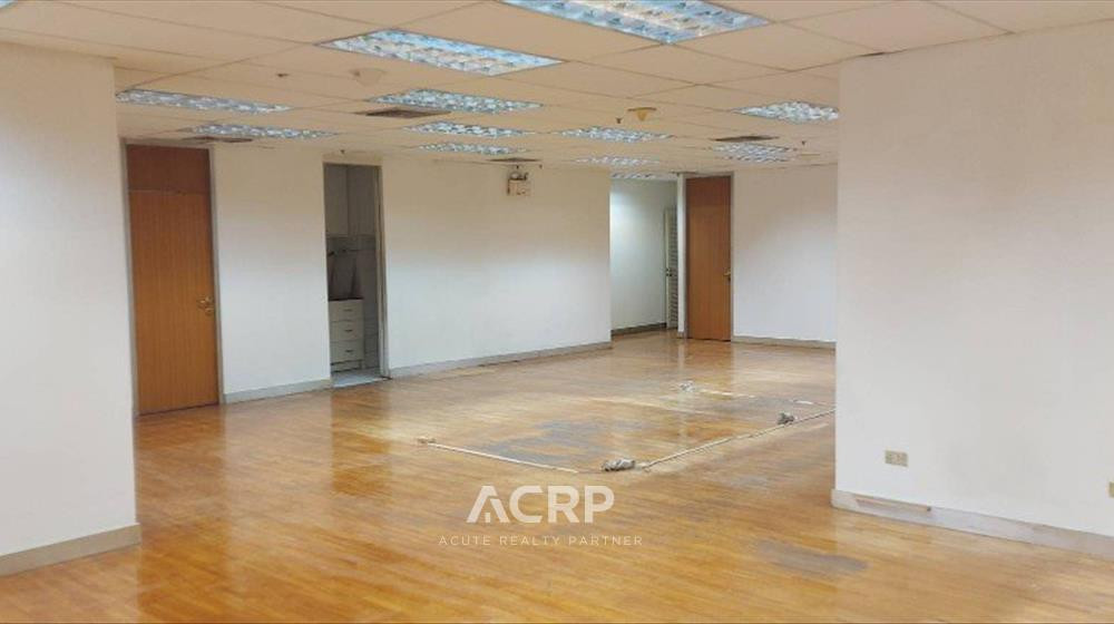Office space for sale on Phaholyothin Rd. walking in 5 mins to BTS Ari 343 sq.m. Good view – รูปที่ 2