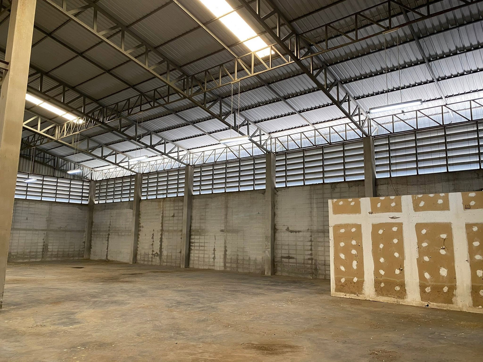 For Rent, 📦 Warehouse + House 📐 Land Area 3 Rai 1 Ngan | Warehouse Area 1,600 sq.m. 📍 Phutthamonthon Sai 2, Sala Thammasop Soi 3, Thawi Watthana, Bangkok – รูปที่ 3
