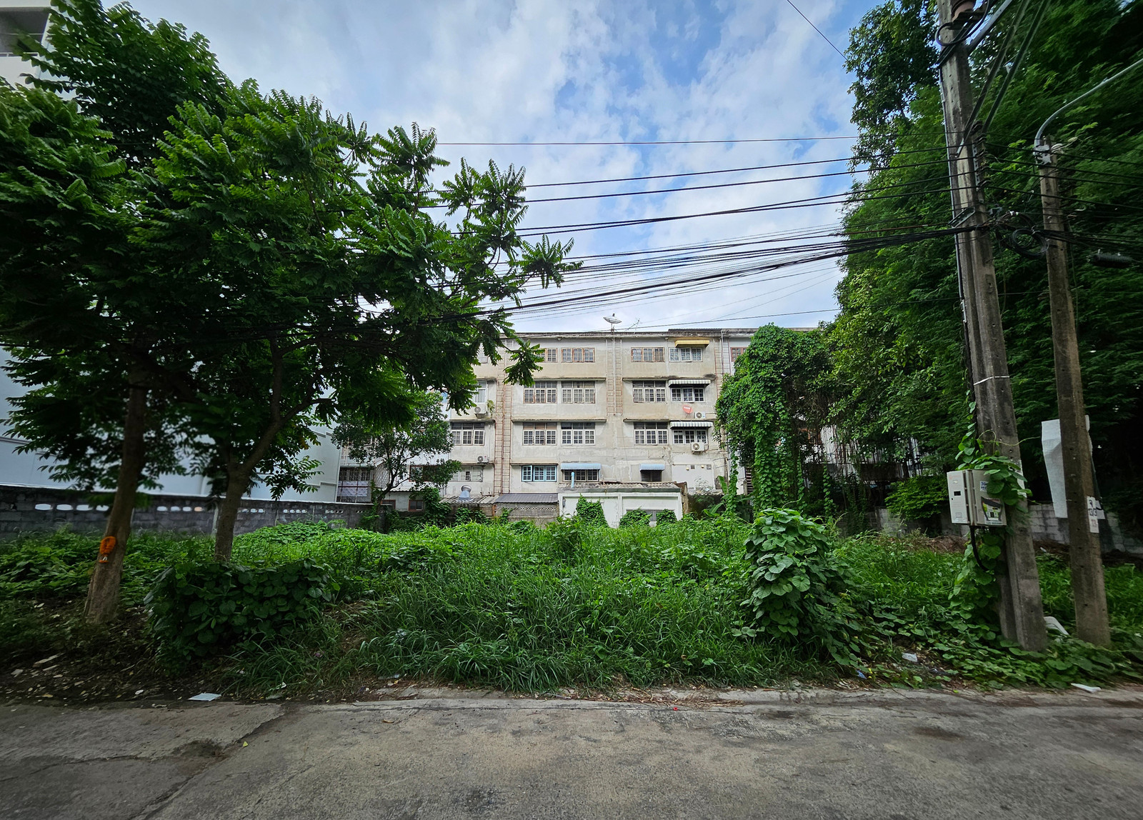 ให้เช่า ที่ดินเปล่า รามคำแหง 65 ลาดพร้าว 122 ขนาด 141 ตร.วา เข้าออกได้หลายเส้นทาง ซอยมหาดไทย แยก15 เพียง 30,000/เดือน – รูปที่ 2