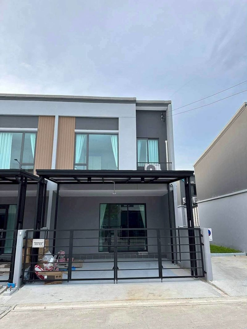 Townhome for rent, Pleno Sukhumvit-Bangna 2, area 17.5 square meters, 3 bedrooms, Bang Kaeo Subdistrict, Bang Phli District, Samut Prakan Province. Townhome for rent, Pleno Sukhumvit-Bangna 2, area 17.5 square meters, 3 bedrooms, Bang Kaeo Subdistrict, Bang Phli District, Samut Prakan Province.