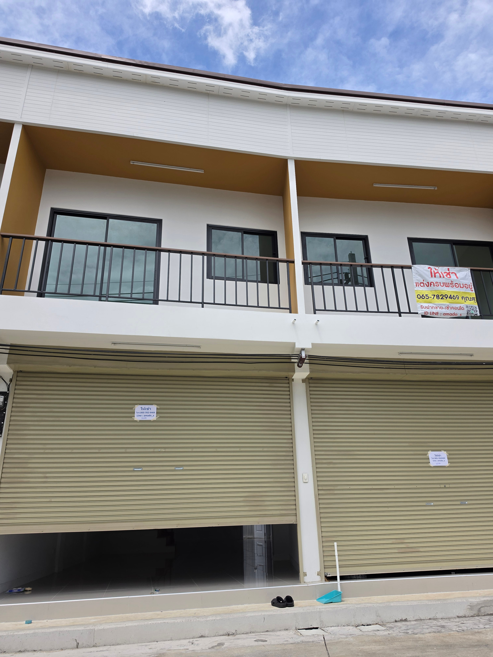 Commercial building for rent 15,000 baht, brand new 👉 good location next to the road 👉 in Soi Mueang Pracha Village, Bang Khu Wat, Pathom Thani. Commercial building for rent 15,000 baht, brand new 👉 good location next to the road 👉 in Soi Mueang Pracha Village, Bang Khu Wat, Pathom Thani.