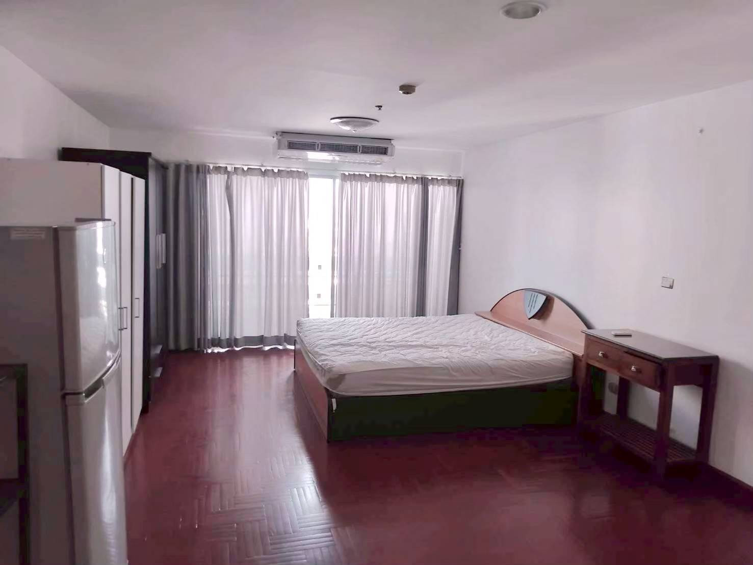 OMG3208  Large Studio unit - Partial furnished - near Sathorn CBD - for RENT @ [ Modern Home Tower ] 7-Sep-26