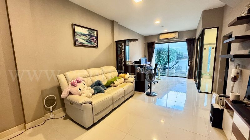 ทาวน์โฮม เดอะ เทอเรส รามอินทรา 65 (Land & Houses) ใกล้สถานีรถไฟฟ้าสายสีชมพู ทำเลดี ราคาถูก – รูปที่ 2