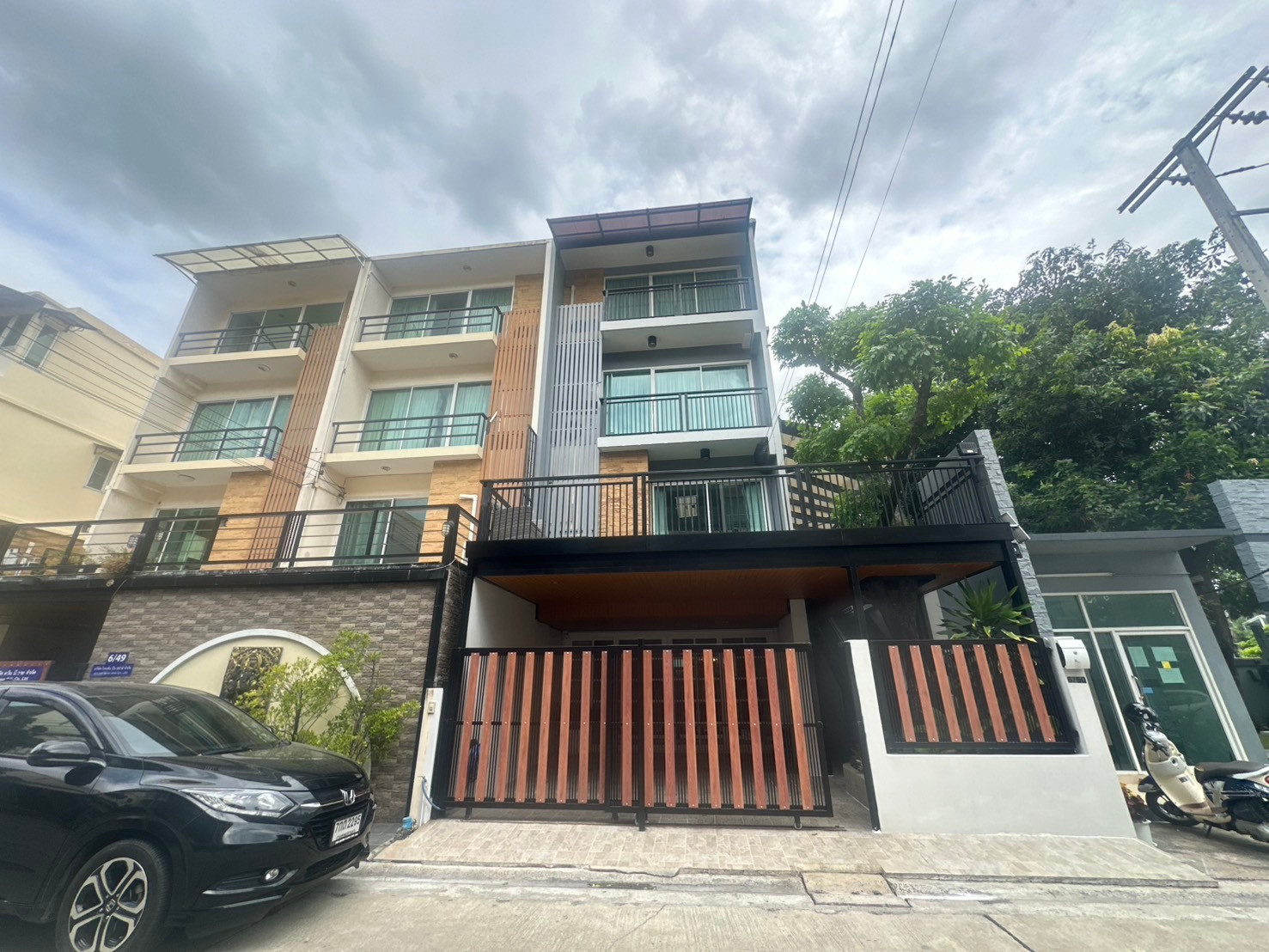 🏡 ทาวน์โฮมหรู 4 ชั้น พร้อมระเบียงสวนชั้น 2 🌿เดินได้รอบบ้าน 3 ด้าน | Rare Unit | ปรัชญาโฮมทาวน์ @ ลาดพร้าว 71 🏡 ทาวน์โฮมหรู 4 ชั้น พร้อมระเบียงสวนชั้น 2 🌿เดินได้รอบบ้าน 3 ด้าน | Rare Unit | ปรัชญาโฮมทาวน์ @ ลาดพร้าว 71