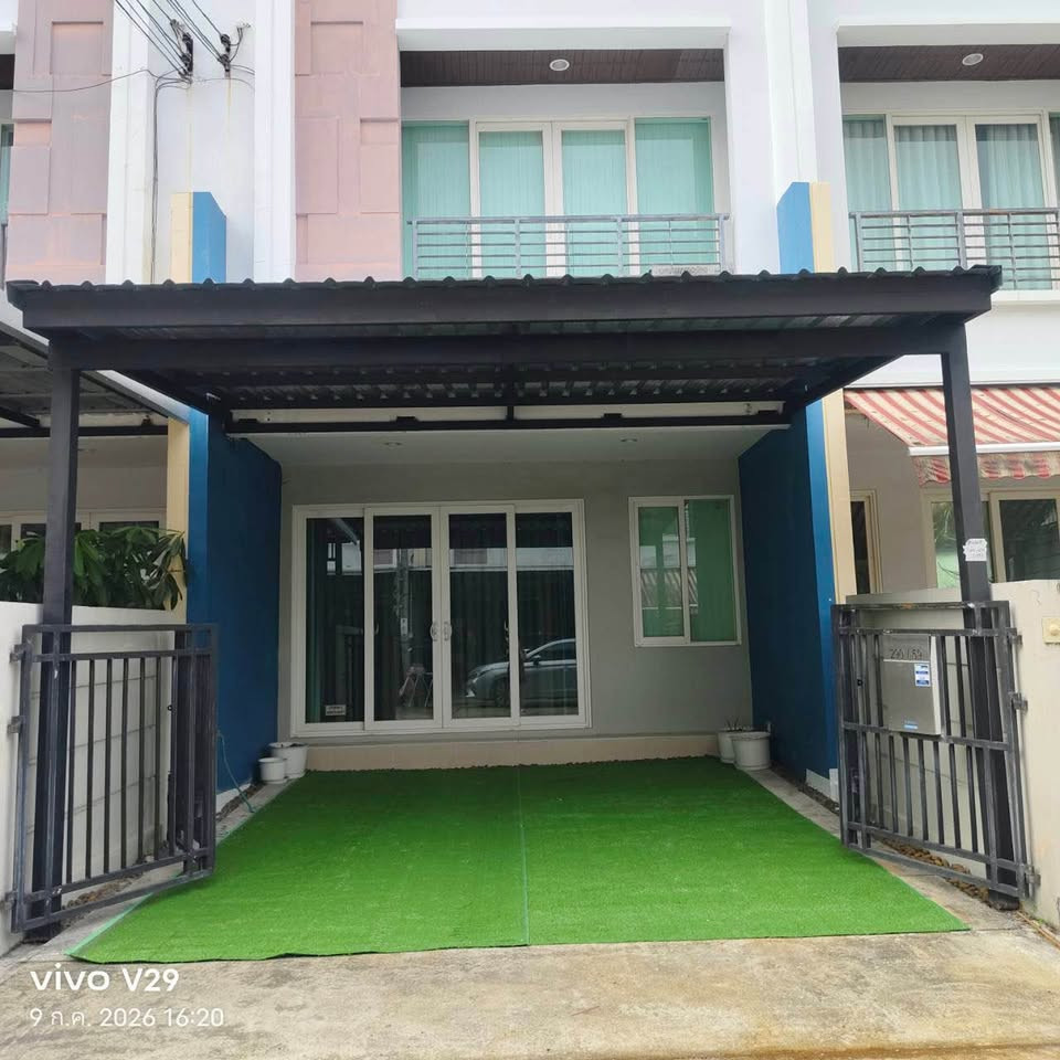 HR3619 3-story home office for rent, Baan Klang Muang Essence Rama 9-Lat Phrao (Soi Pradit Manutham 3), can register a company, location along the expressway. Suitable for use as a home office.