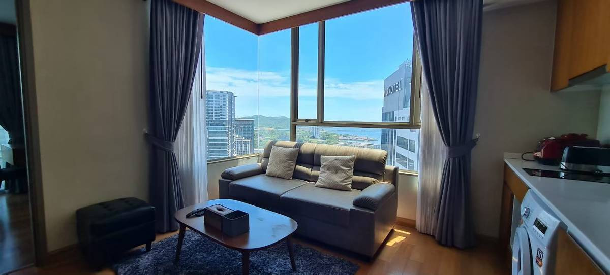 Condo for Sale: Marina Bayfront Sriracha Condo for Sale: Marina Bayfront Sriracha