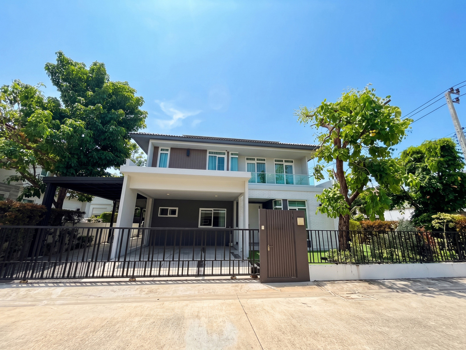 Single House for Rent: Mantana 2 Bangna Km.7 fully furnished, and ready to move in! Single House for Rent: Mantana 2 Bangna Km.7 fully furnished, and ready to move in!