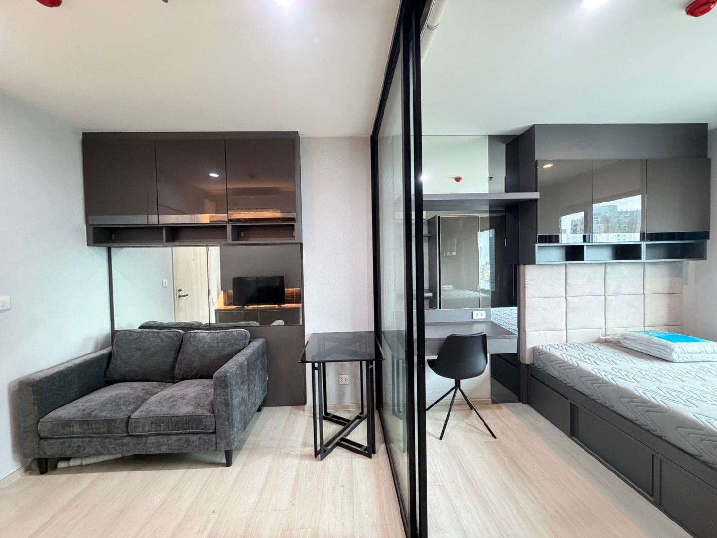For rent 1 bedroom at Life Asoke For rent 1 bedroom at Life Asoke