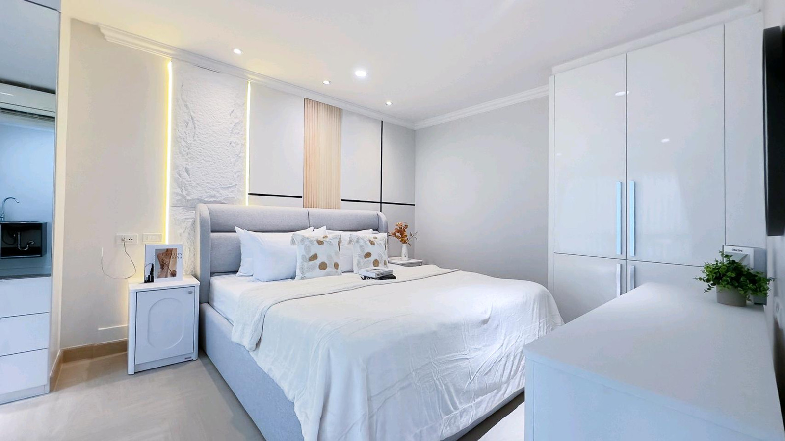 (Large room, 2 bedrooms)✨️Double U Condo Lat Phrao-Wang Hin, newly decorated condo Beautiful and ready to move in 🏙📍🚅MRT Lat Phrao-MRT Chokchai 4🚅