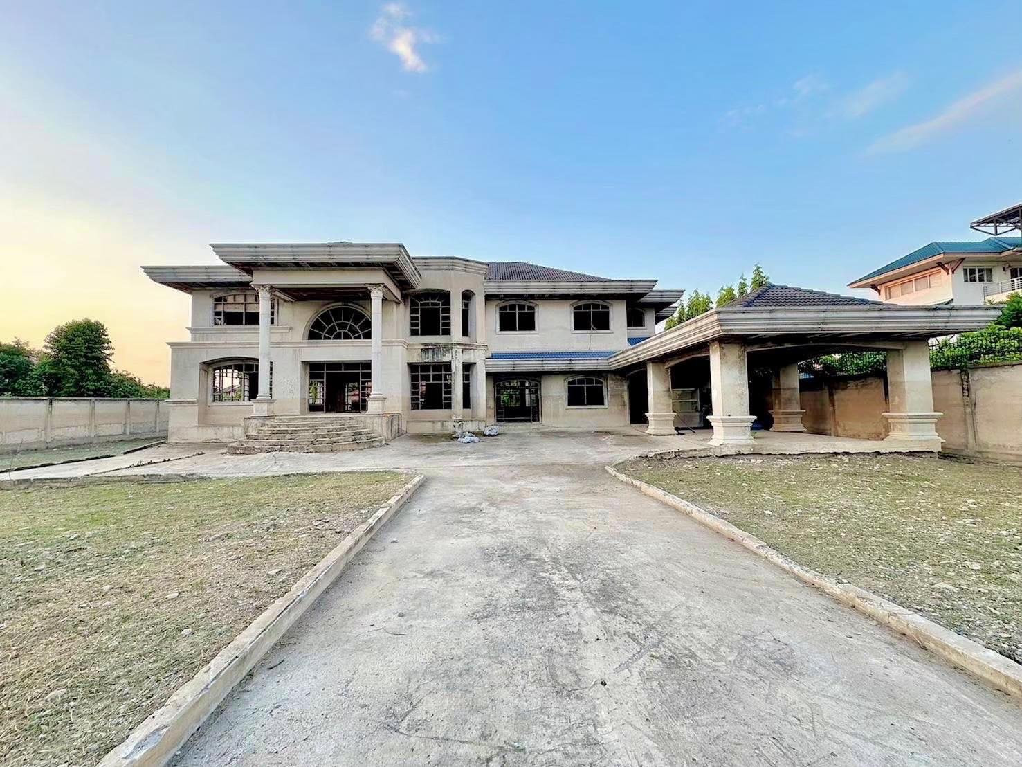 luxury house