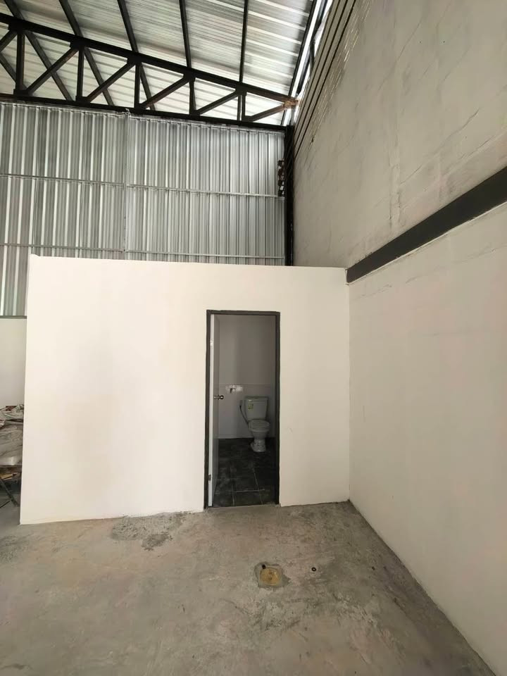 ปล่อยเช่า 📦 โกดัง ออฟฟิศ ขนาด 330 ตรม 🚛 รถ 10 ล้อ เข้าออกได้ 📍 อ่อนนุช    – รูปที่ 2