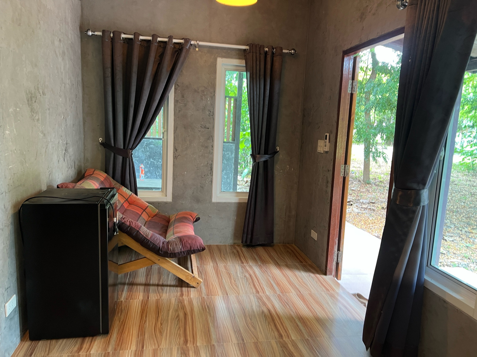 บ้านให้เช่า ในสวนร่มรื่น เข้าออกสะดวก ใกล้บึงฉวาก ตำบลปากน้ำ อำเภอเดิมบางนางบวช จังหวัดสุพรรณบุรี สอบถามรายละเอียดเพิ่มเติมได้ที่เบอร์โทร และใลน์ได้ที่ เบอร์ 0894989435  – รูปที่ 2