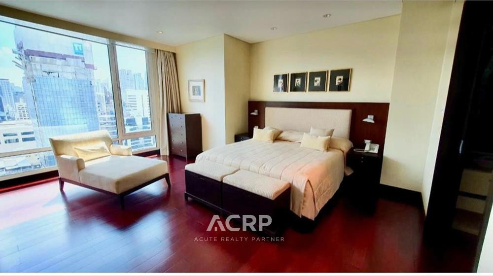 ให้เช่า คอนโดหรู Park Chidlom | 3 ห้องนอน 260 ตร.ม. | วิวสวน | 170,000 บาท/เดือน