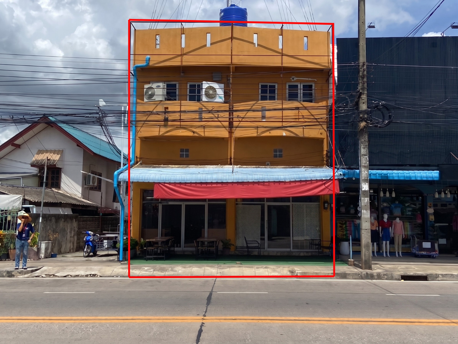 Commercial building for sale, 2 units, next to Siharat Dechochai Road. Commercial building for sale, 2 units, next to Siharat Dechochai Road.