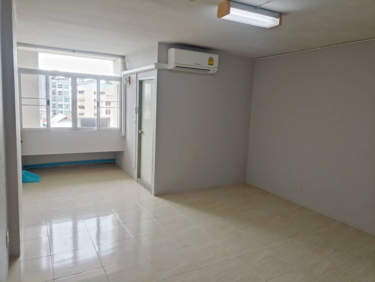 Forward to the room in good condition! Rewadee Place Condo, 7th floor (north side), 27 sq m., good location near MRT, free transfer fee! Forward to the room in good condition! Rewadee Place Condo, 7th floor (north side), 27 sq m., good location near MRT, free transfer fee!