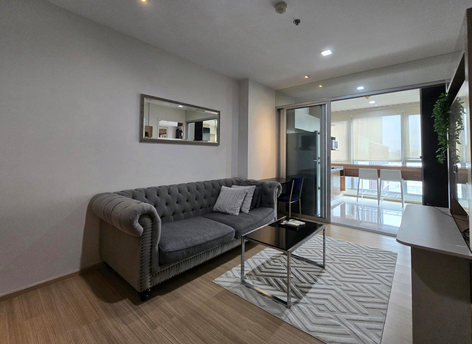 Condo for sale, Rhythm Sukhumvit 50, good location, convenient travel, 1 bedroom, fully decorated, ready to move in. Condo for sale, Rhythm Sukhumvit 50, good location, convenient travel, 1 bedroom, fully decorated, ready to move in.