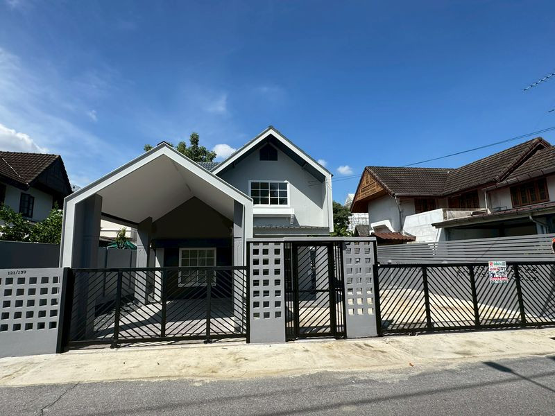 ขายถูก บ้านเดี่ยว 2 ชั้น 49 ตร.วา. หมู่บ้านชื่นกมลนิเวศน์  ซ.รามอินทรา 60 บ้านมี 3 ห้องนอน 2 ห้องน้ำ