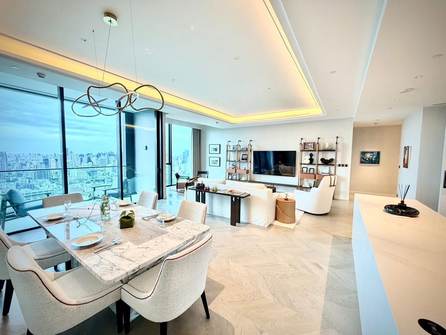 One89 Wireless : One89 Wireless one bangkok Bedroom: 3 Bathroom: 4 Floor: 32 Size: 218 sqm Welcome co-agency