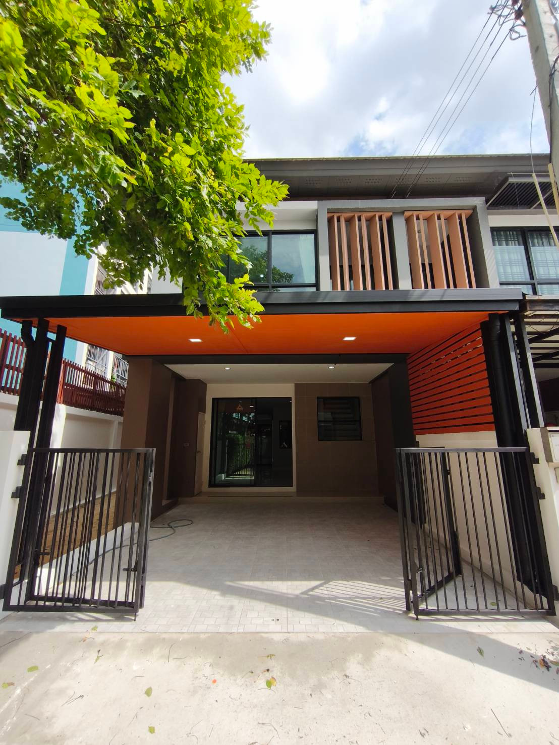 2-story townhouse for sale, Premium Time Home Project, Suan Luang Rama 9, completely renovated, good location, convenient travel. 2-story townhouse for sale, Premium Time Home Project, Suan Luang Rama 9, completely renovated, good location, convenient travel.