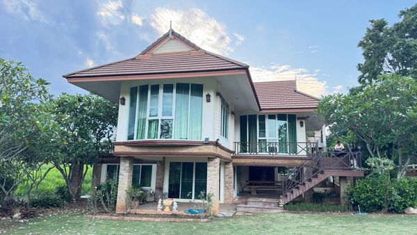 ขายบ้านพักตากอากาศ ปากช่อง ใกล้เขาใหญ่ 4 นอน 4 น้ำ วิวบึงบัว ที่ดิน 249.20 ตร.ว.