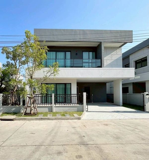Single house for rent, Centro Bangna (Centro Bangna Phase 1), size 55.5 square meters, 4 bedrooms, near Mega Bangna, Bang Kaeo Subdistrict, Bang Phli District, Samut Prakan Province.