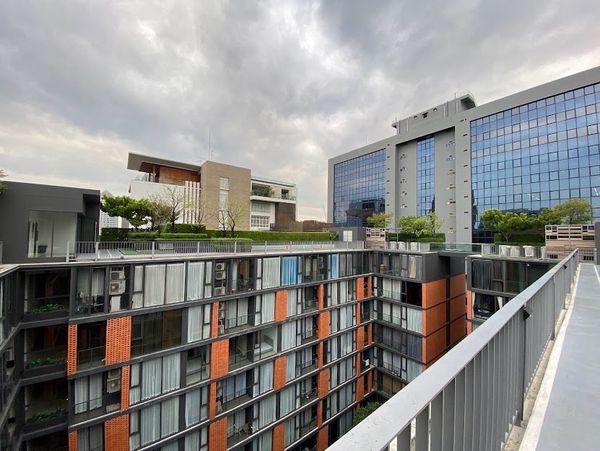 🔥 Low-Rise Condo for sale in the heart of Sukhumvit, near BTS Phra Khanong 🔥📍 Quintara Treehaus Sukhumvit 42