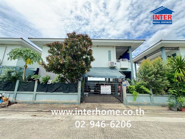 Twin house, 2 floors, 36.1 sq m, Ratirat Village 3, Lat Pladuk-Khlong Ta Chom. Road along Khlong Ta Chom - Wat Lat Pla Duk, Sai Noi, Nonthaburi