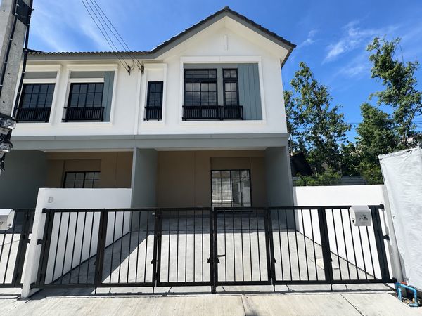 🔥 Townhome for sale (corner house), beautiful location next to the main road.