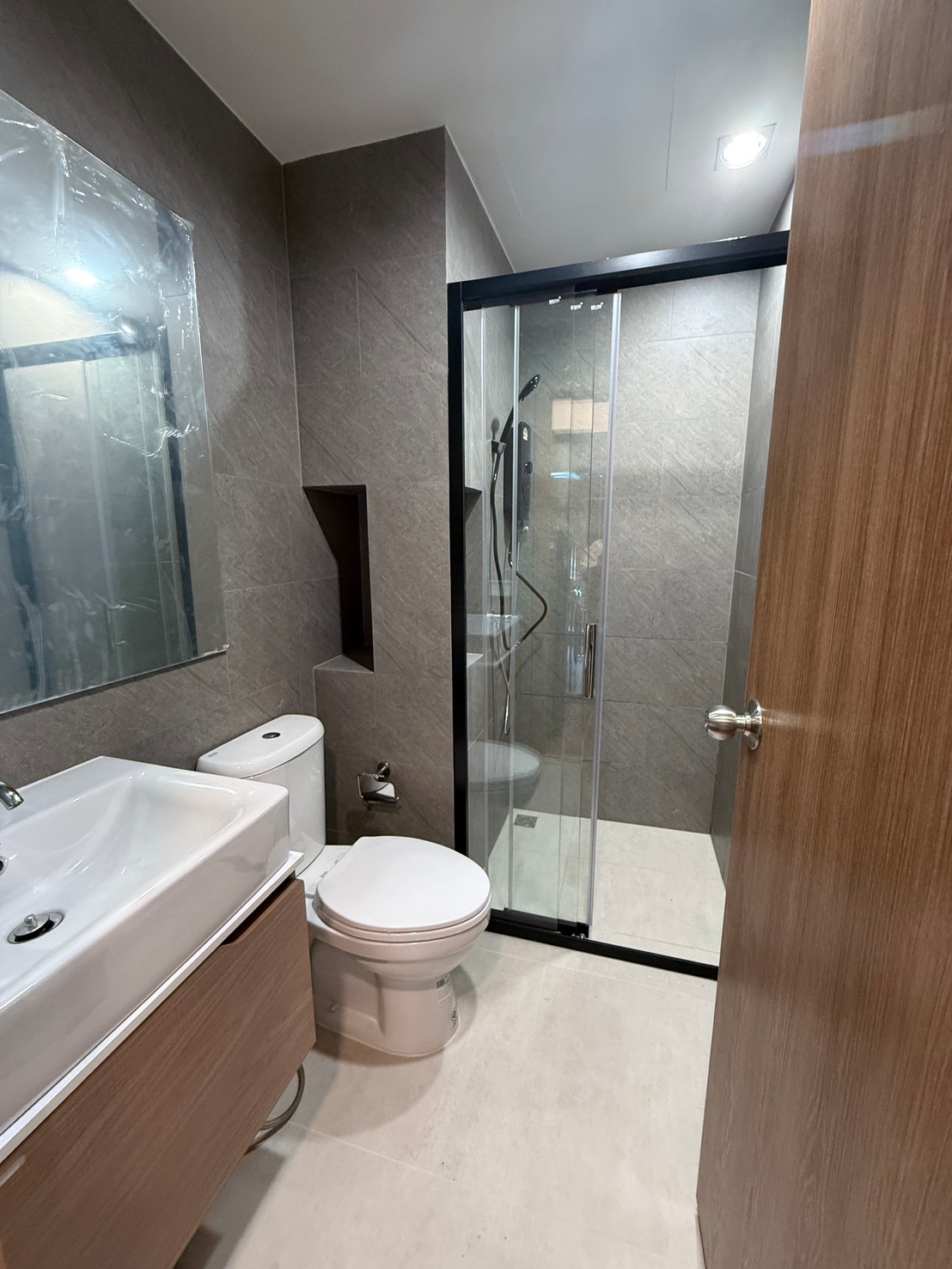 ห้องใหม่ !! ปล่อยเช่า LIVIN รามคำแหง ห้อง 29 ตรม 11,000:ด – รูปที่ 2