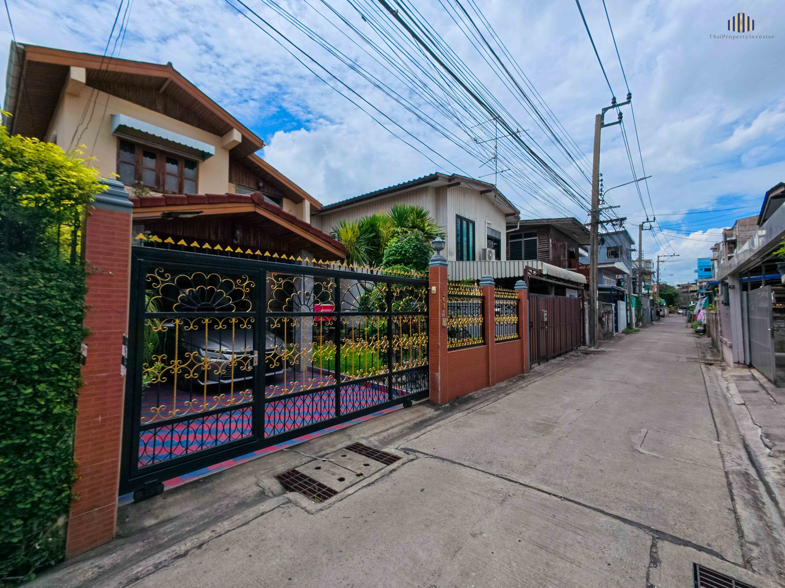 2-story detached house soi sukhumvit81 area 51 Sq.wah, in-building space 160 Sq.m , near BTS Onnut !! 2-story detached house soi sukhumvit81 area 51 Sq.wah, in-building space 160 Sq.m , near BTS Onnut !!