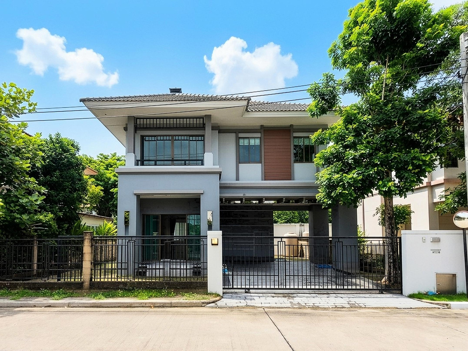 For Sale: Renovated Detached House at Burasiri Ratchaphruek–Chaengwattana | 56.9 sq.w. | 3 Bedrooms | Near HomePro Ratchaphruek | THB 5.49 Million