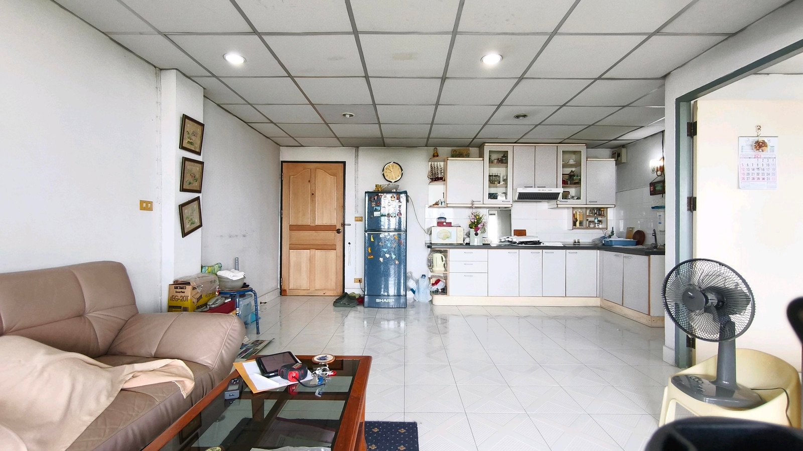 ⚠️ Buy now for 2.19 million before renovations increase the price to 2.49 million! Baan Ratchada Condo 58 sq m., 7th floor, near MRT 3 lines 📲 Contact Line urgently 0851675295 #Ratchada Condo #Beer and liquor about the house – รูปที่ 2