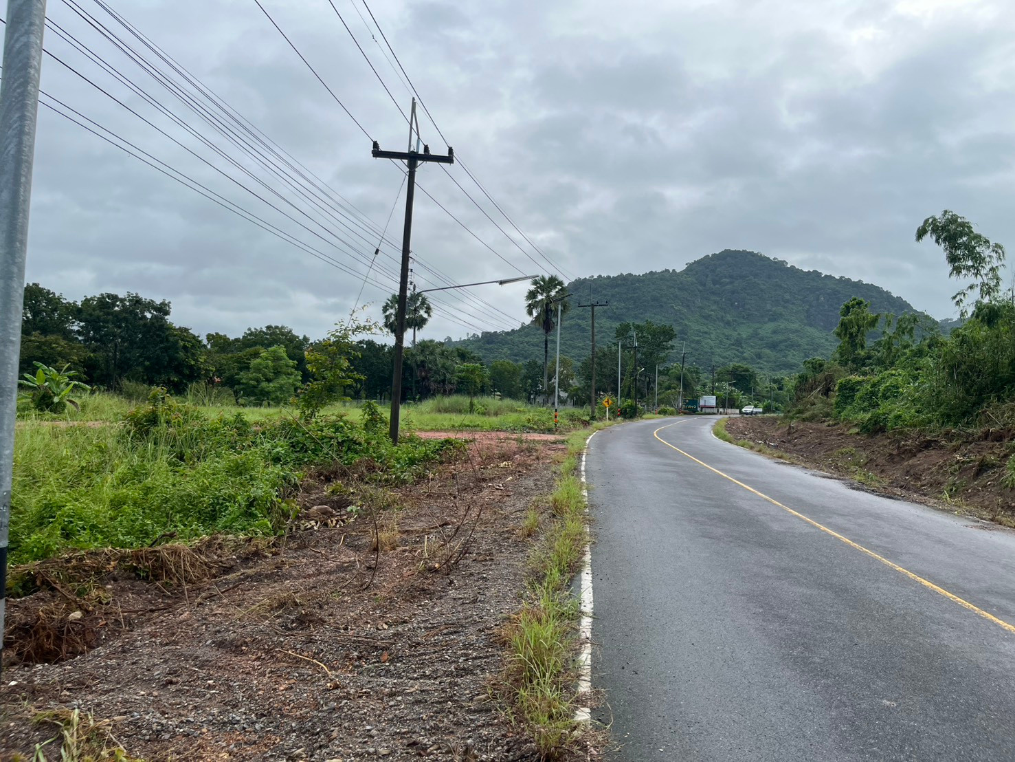 ที่ดิน 107 ตร.ว. โฉนดครุฑแดง ติดถนนหลวง ตำบลพรหมณี วิวเขาชัด บรรยากาศดี – รูปที่ 3