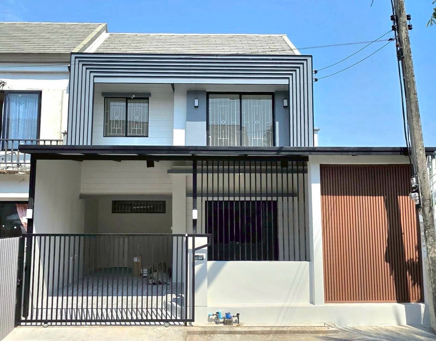 Urgent sale! Pruksa Village 40, Rangsit Khlong 3, large house, pleasantly decorated, convenient to travel. Urgent sale! Pruksa Village 40, Rangsit Khlong 3, large house, pleasantly decorated, convenient to travel.