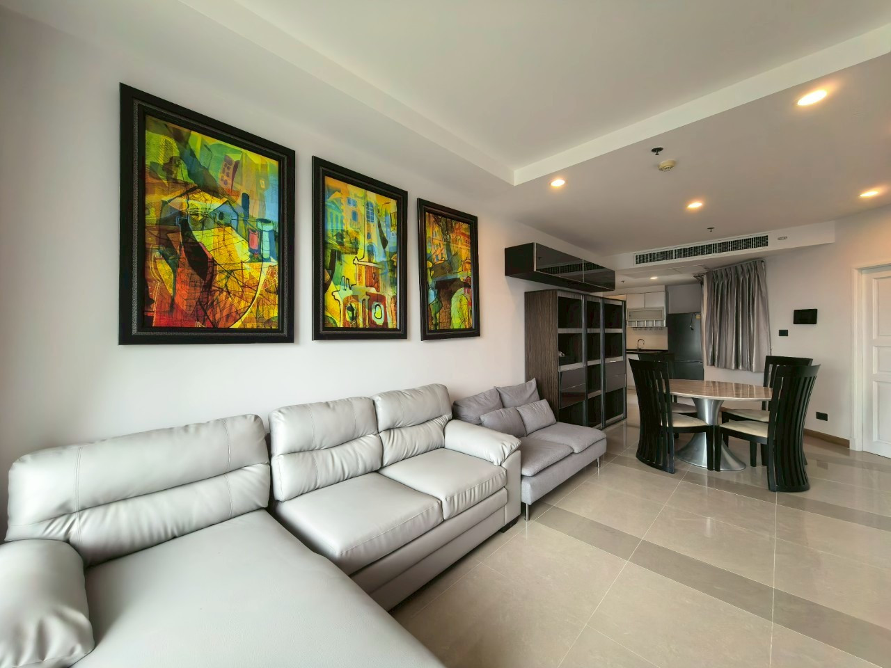 Spacious 2 bedroom unit Supalai Wellington modern classic furnished with great view Spacious 2 bedroom unit Supalai Wellington modern classic furnished with great view