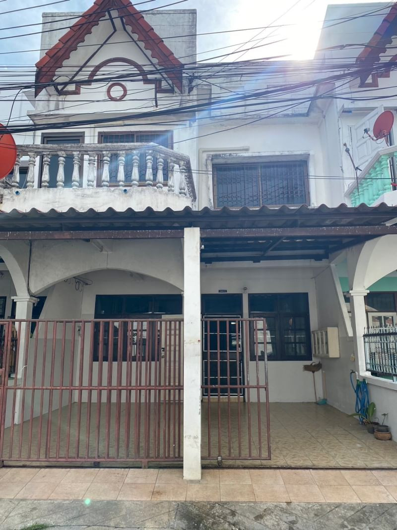 For rent, 2-story townhouse near Theparak Road. Near Saphan Mai For rent, 2-story townhouse near Theparak Road. Near Saphan Mai