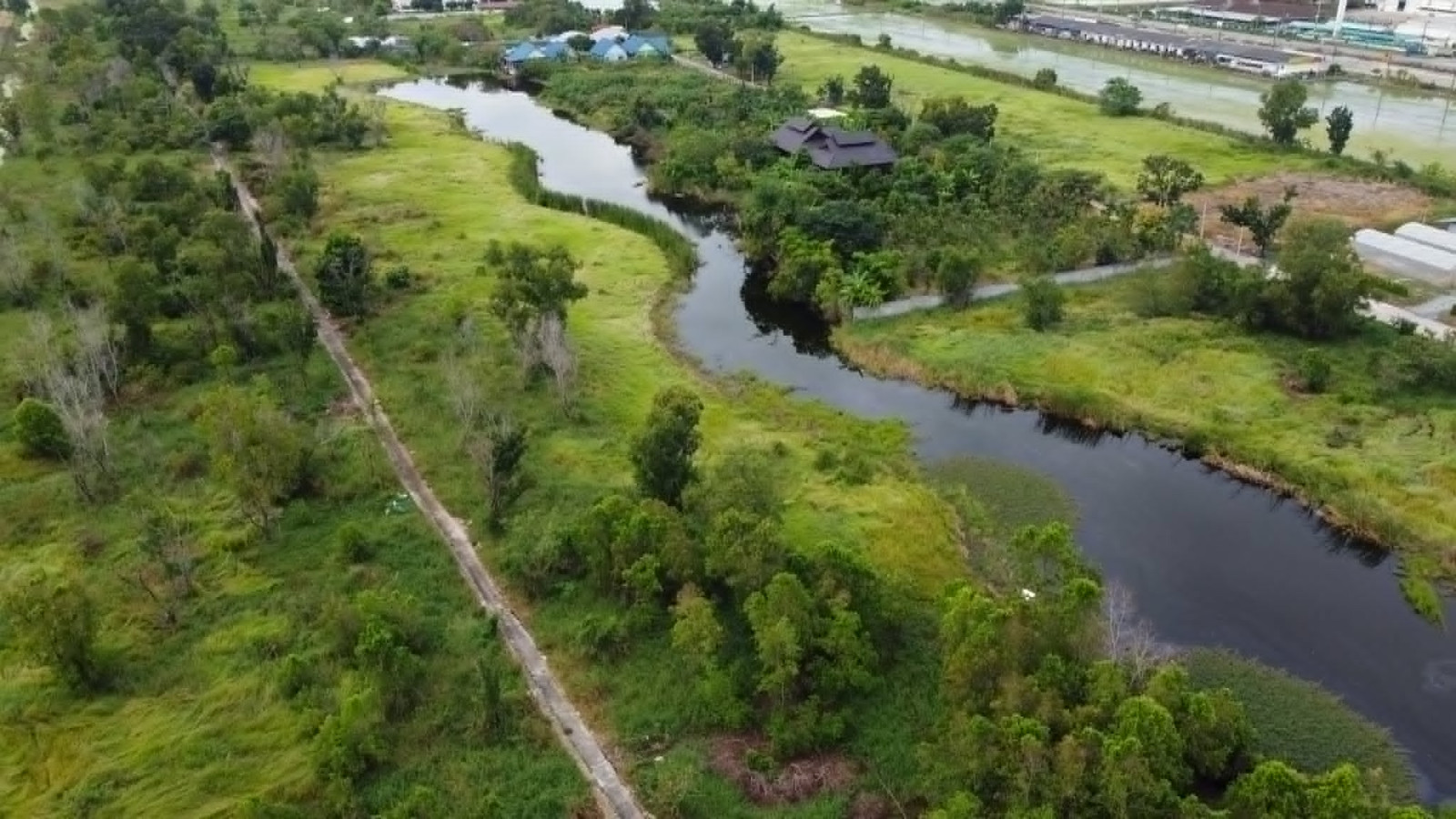 Land next to water in the project Shady atmosphere, area 1 rai 92 square wah, behind Pongphon Market, Chachoengsao, near Bangkok. – รูปที่ 3
