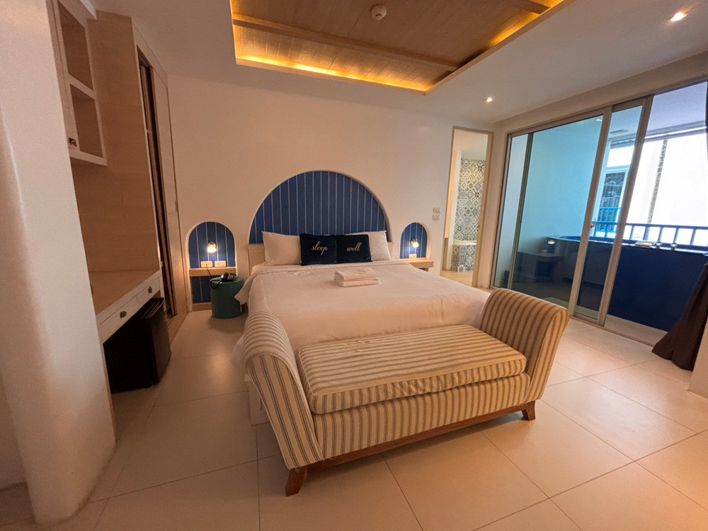 สอบถามโทร : 081-561-5740 ให้เช่า/ขาย Costa Village Bangsaray ใกล้หาดบางเสร่ ขนาด 34 ตารางเมตร 1 ห้องนอน ชั้น2 ตกแต่งครบพร้อมอยู่ ()