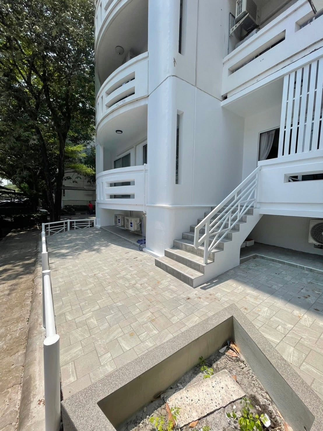 ให้เช่า คอนโดบ้านสวนธนศรีนครินทร์ อยู่ในซอยศรีด่าน 22 คอนโด ที่เหมือนบ้าน ชั้น 1 ส่วนตัว สุดคุ้ม ตกแต่งใหม่หมด ห้องใหญ่อยู่สบาย เป็นแบบ 2 ห้องนอน ให้เช่า คอนโดบ้านสวนธนศรีนครินทร์ อยู่ในซอยศรีด่าน 22 คอนโด ที่เหมือนบ้าน ชั้น 1 ส่วนตัว สุดคุ้ม ตกแต่งใหม่หมด ห้องใหญ่อยู่สบาย เป็นแบบ 2 ห้องนอน