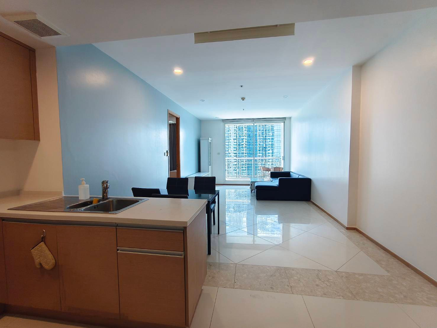 The Empire Place Sathorn, a premium condo in the heart of the CBD.