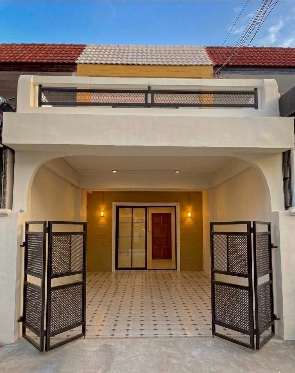 🏡 บ้านรีโนเวทใหม่พร้อมอยู่ ในงบ 2 ล้านต้น ๆ พร้อมของแถมครบ ในทำเลบางบัวทองที่คนตามหา – รูปที่ 2