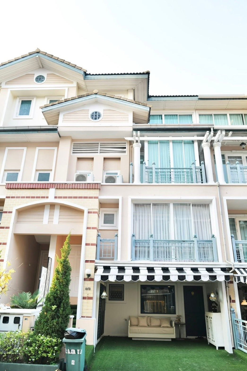 Newly decorated luxury house for rent, The Jemma @ SabaiSpace, near Central EastVille and The Crystal.