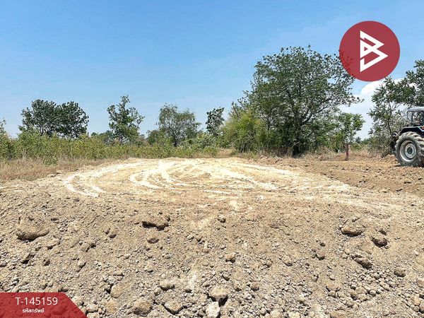 Corner plot of land for sale, area 40 square meters, Nong Tamlueng, Chonburi, next to public road.
