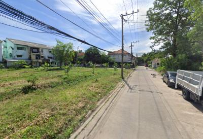 Land for sale in Onnut 44, 913 square wah, only 3 km from Srinakarin Road. DD