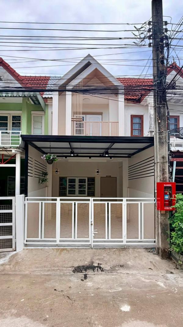 ขายทาวน์เฮ้าส์/ทาวน์โฮม  บ้านลลิษา แพรกษา รีโนเวทใหม่ แพรกษา เมืองสมุทรปราการ สมุทรปราการ CX-163759