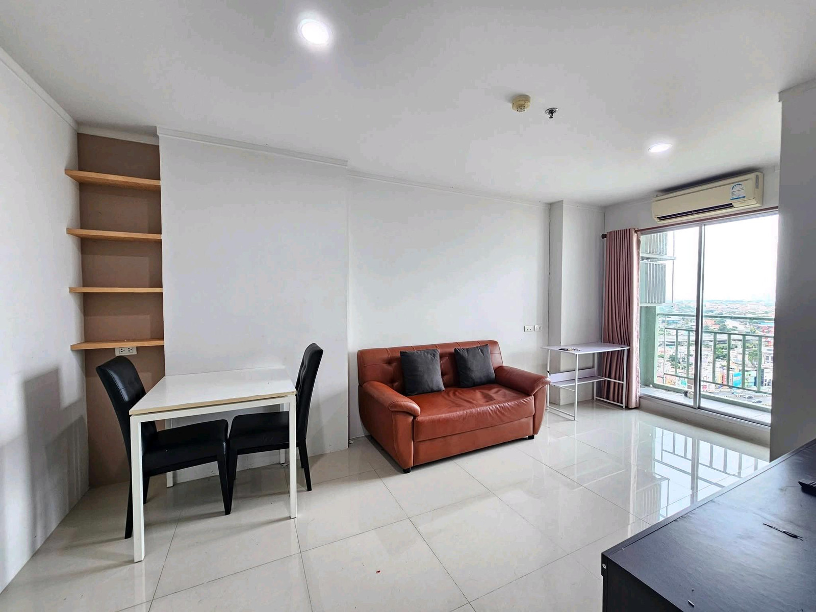For Rent : ลุมพินี เพลส บรมราชชนนี-ปิ่นเกล้า ห้องสวย ปรับปรุงใหม่ ค่าเช่า 8,500 บาท พร้อมอยู่ For Rent : ลุมพินี เพลส บรมราชชนนี-ปิ่นเกล้า ห้องสวย ปรับปรุงใหม่ ค่าเช่า 8,500 บาท พร้อมอยู่