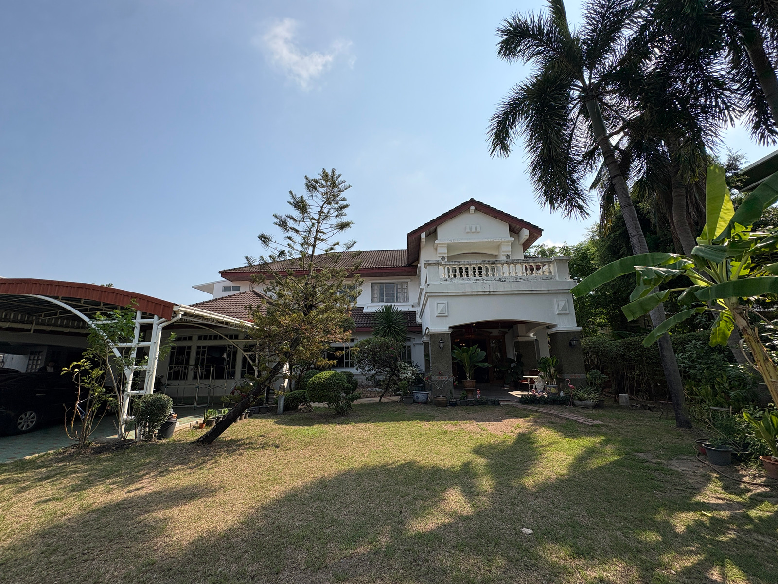 For sale ✨Ladawan-Srinakarin✨ 5 beds 5 baths, Size 295 sq.wah. | 714 sqm. Tel.0982645161 