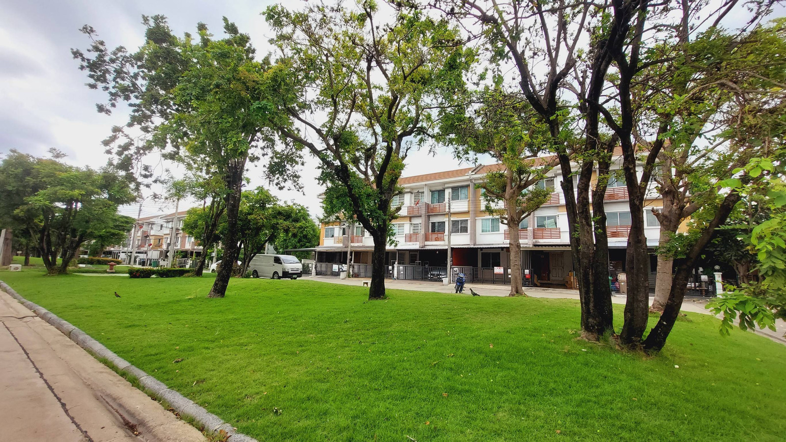 3-story townhome for rent, Lat Krabang 20/1 Town Plus On Nut-Lat Krabang (N.767) 3-story townhome for rent, Lat Krabang 20/1 Town Plus On Nut-Lat Krabang (N.767)