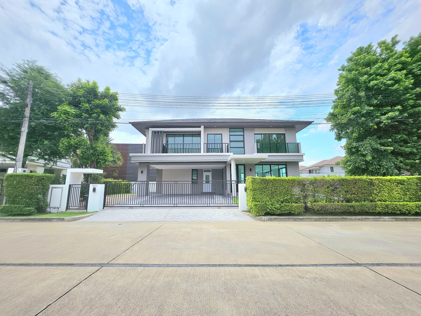 🏡Large detached house for sale, Nusasiri City Rama 2 with private swimming pool on over 154 square wah of land.